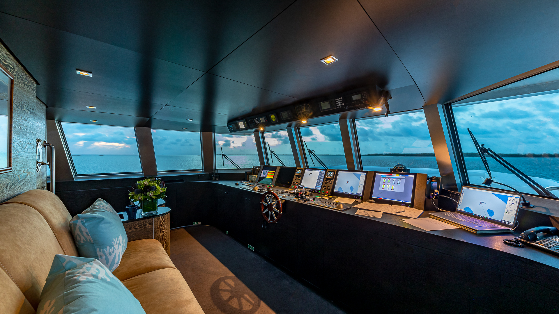 Pilot House Image Gallery Pilot House Aboard Yacht SUPERFUN MY
